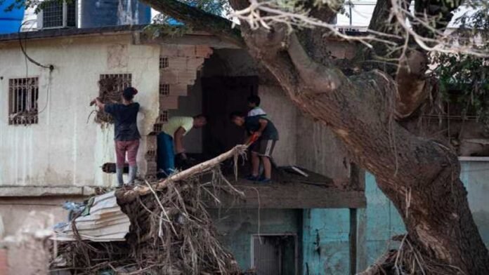 Más de 700 viviendas destruidas por inundaciones en Tejerías