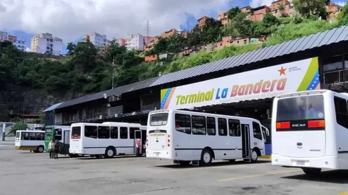 Cuerpos-de-Seguridad-supervisan-retorno-de-temporadistas-en-La-Bandera