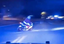 Policía de Florida busca a un Santa Claus que huyó en una motocicleta a alta velocidad